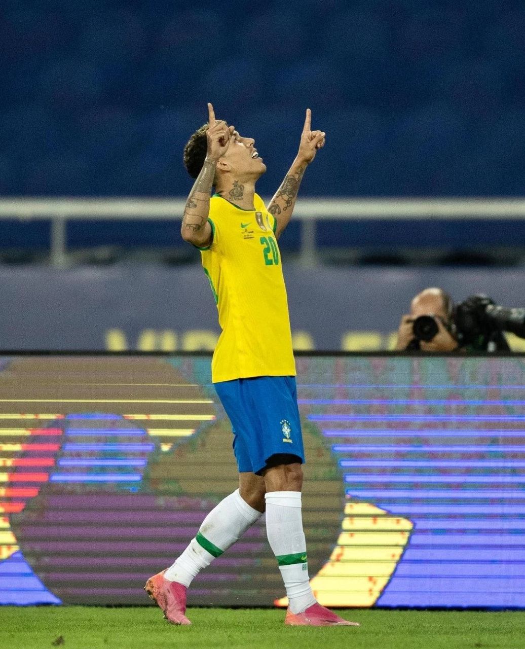 巴西国脚菲尔米诺致力提升个人表现，为球队贡献力量