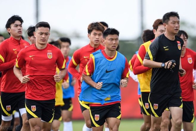 乌克兰主场大胜泰国，积分上升至次席