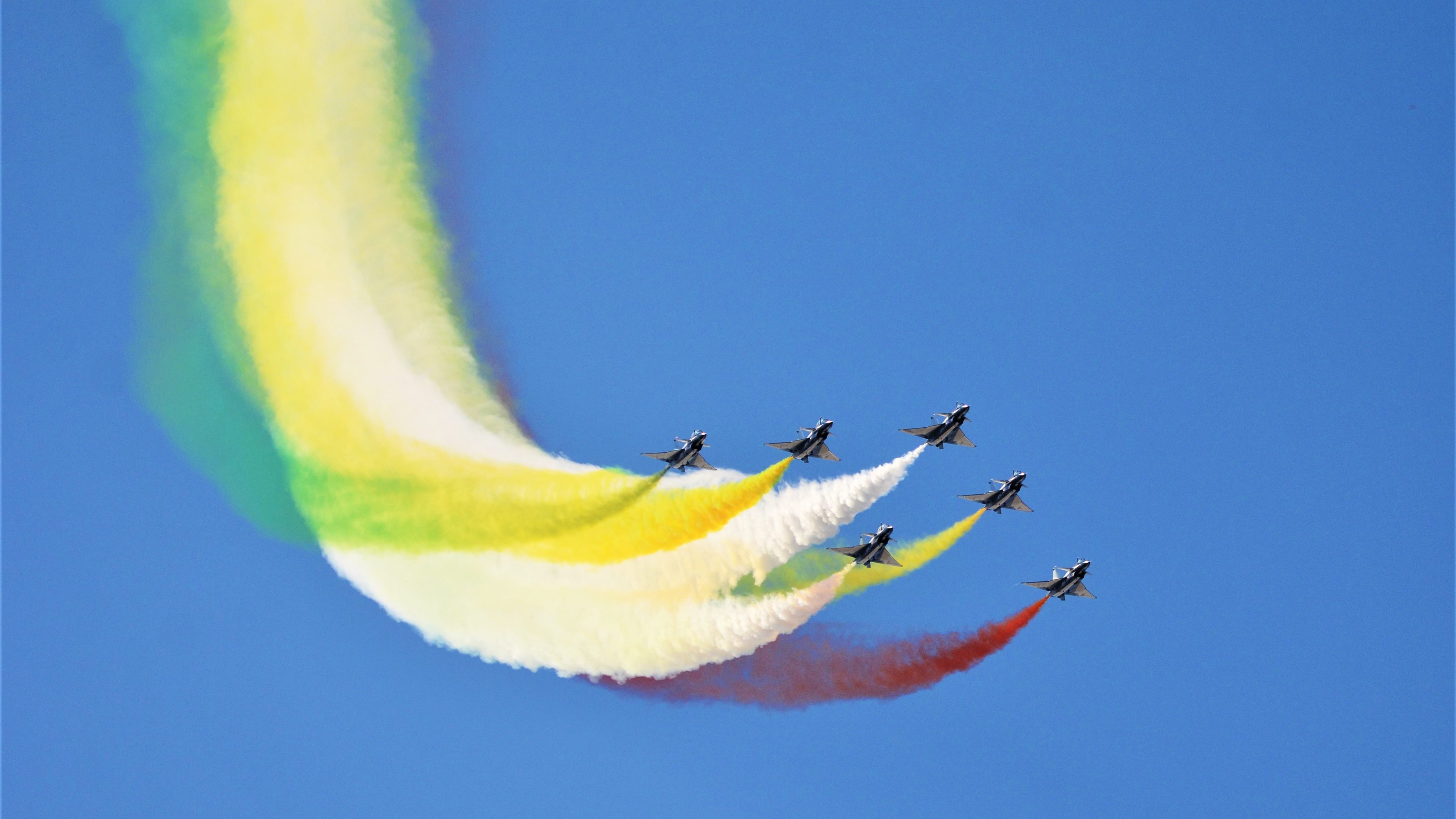 当强压成为历史注脚，从韩日博弈到阿圭罗的欧冠传奇时刻