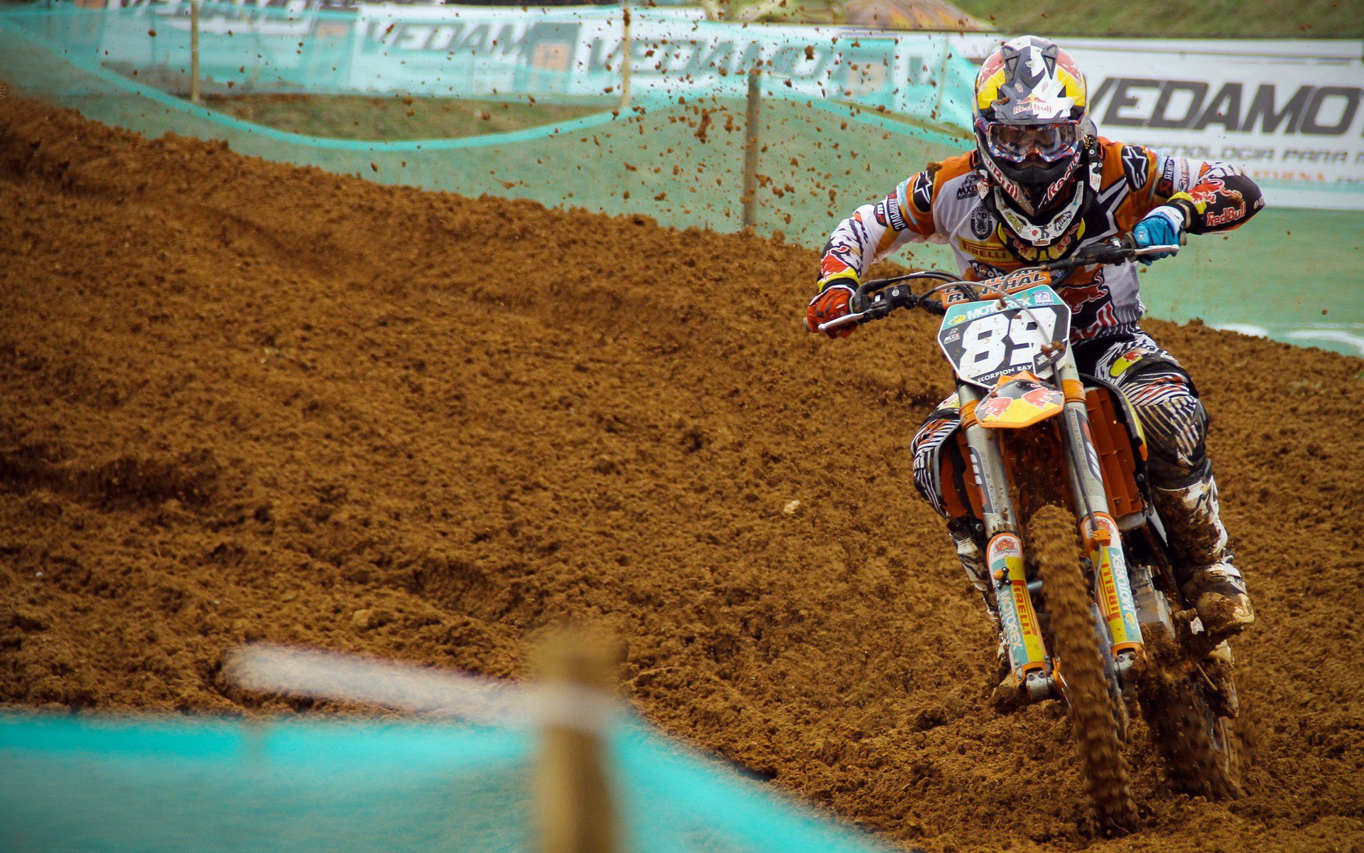 从密尔沃基到布鲁克林，霍勒迪用一场非典型胜利撕掉冠军拼图标签