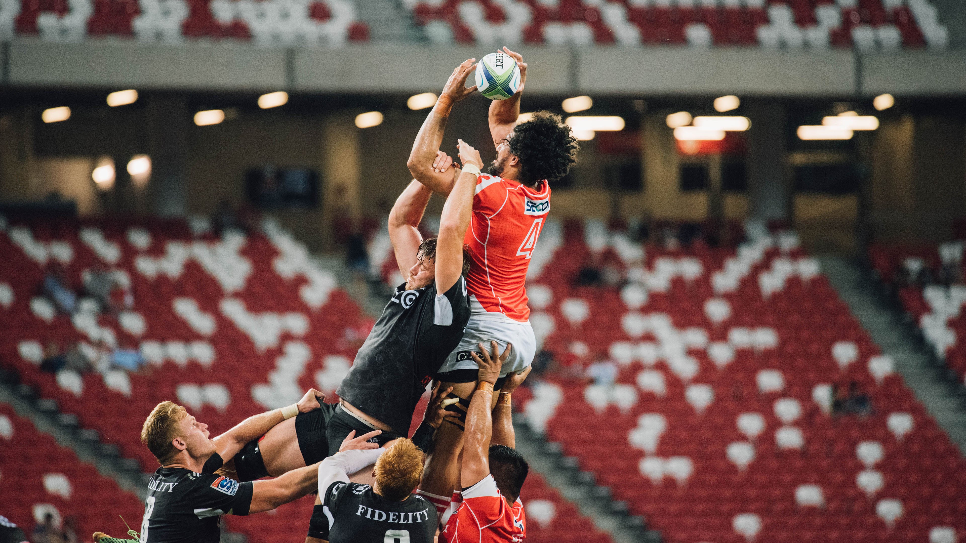 马赛掀翻西班牙，莱万表现堪称教科书，一场颠覆预期的战术胜利